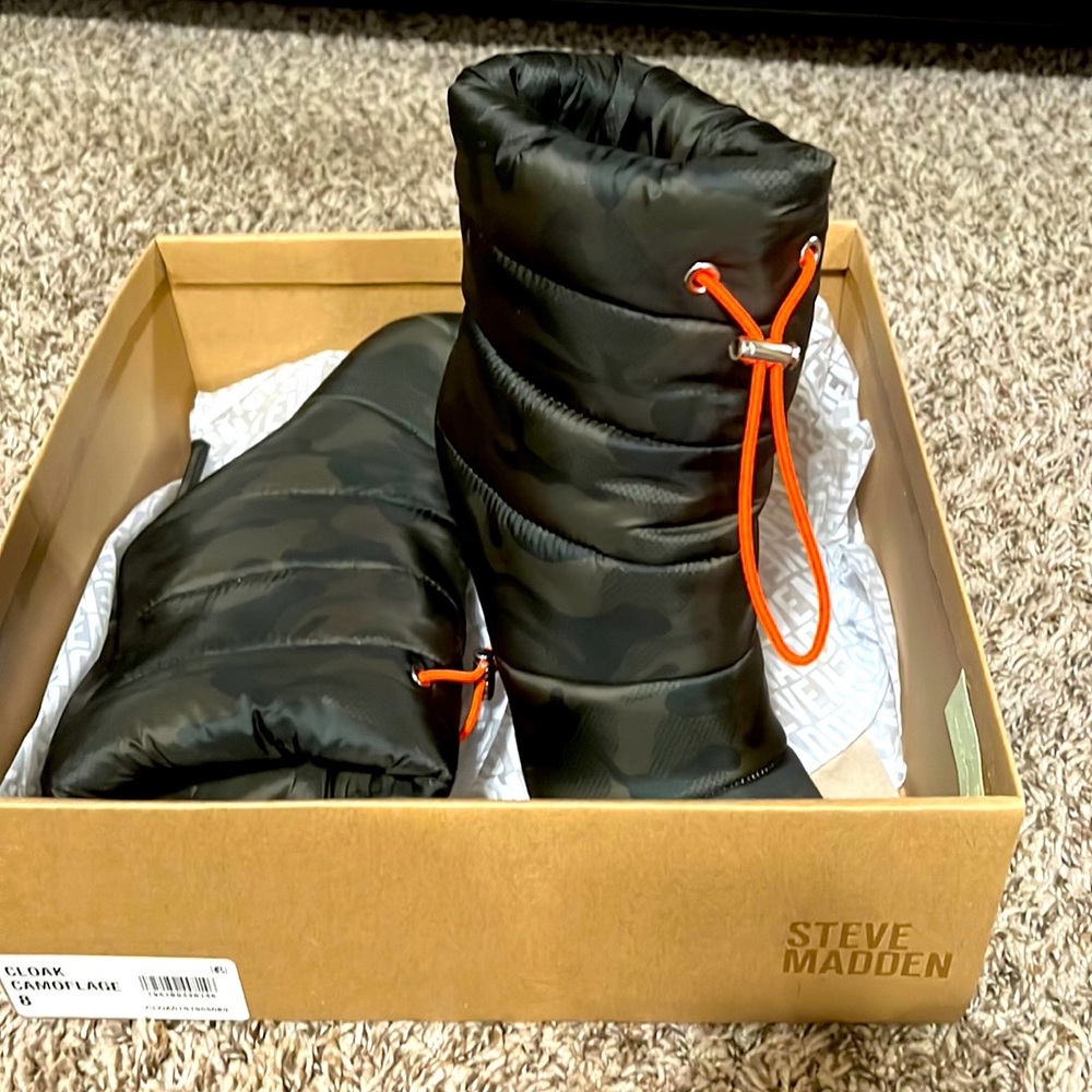 Steve Madden camouflage booties